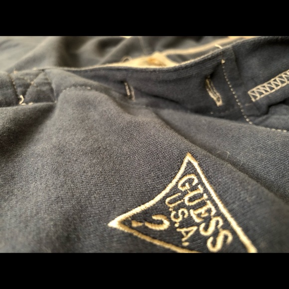 Guess Light Hoodie - Picture 3 of 3